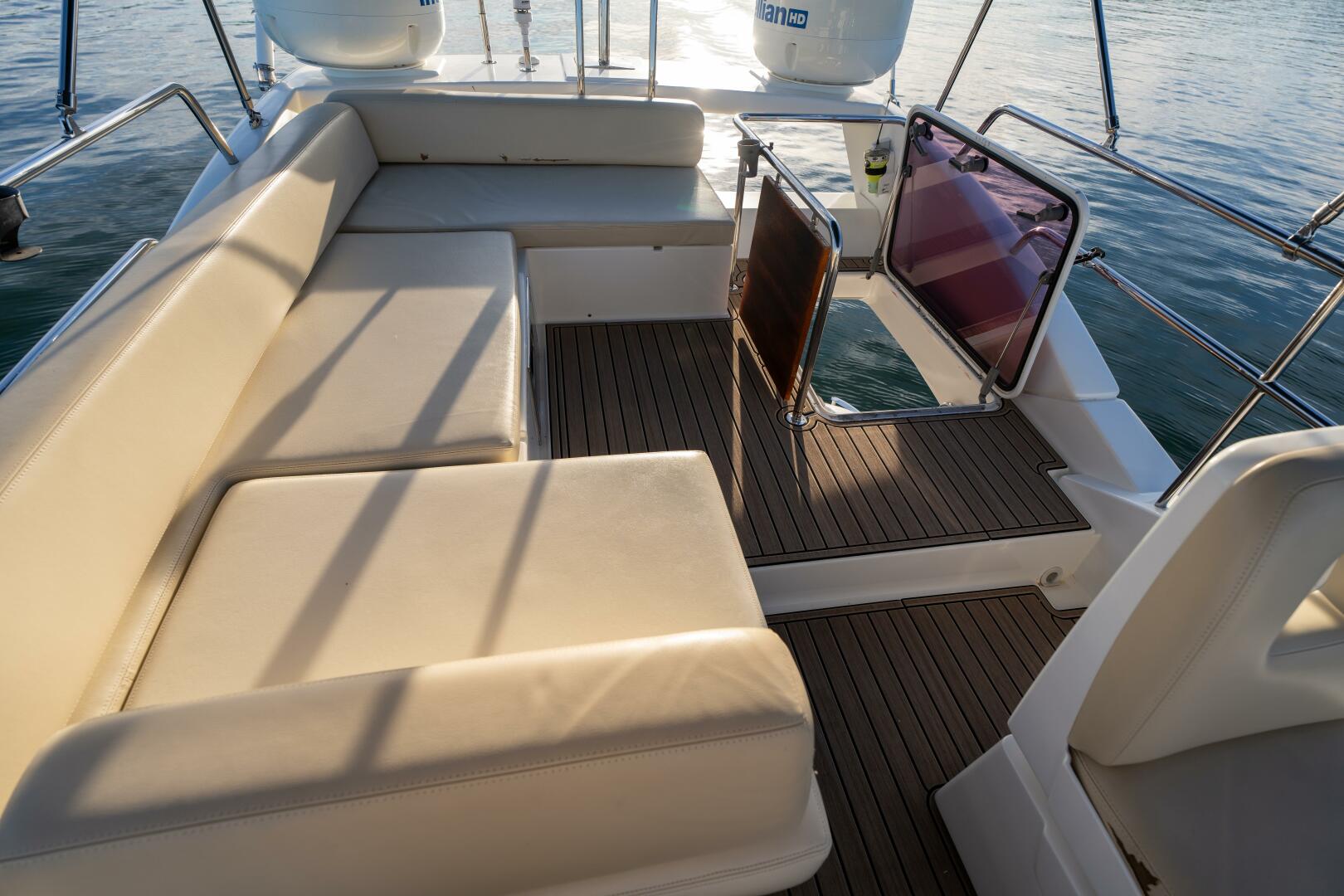 2013 Azimut 40 Flybridge - Image 56