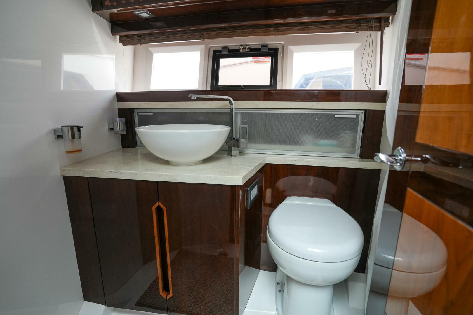 2017 Galeon 43 SKY Base - Image 37
