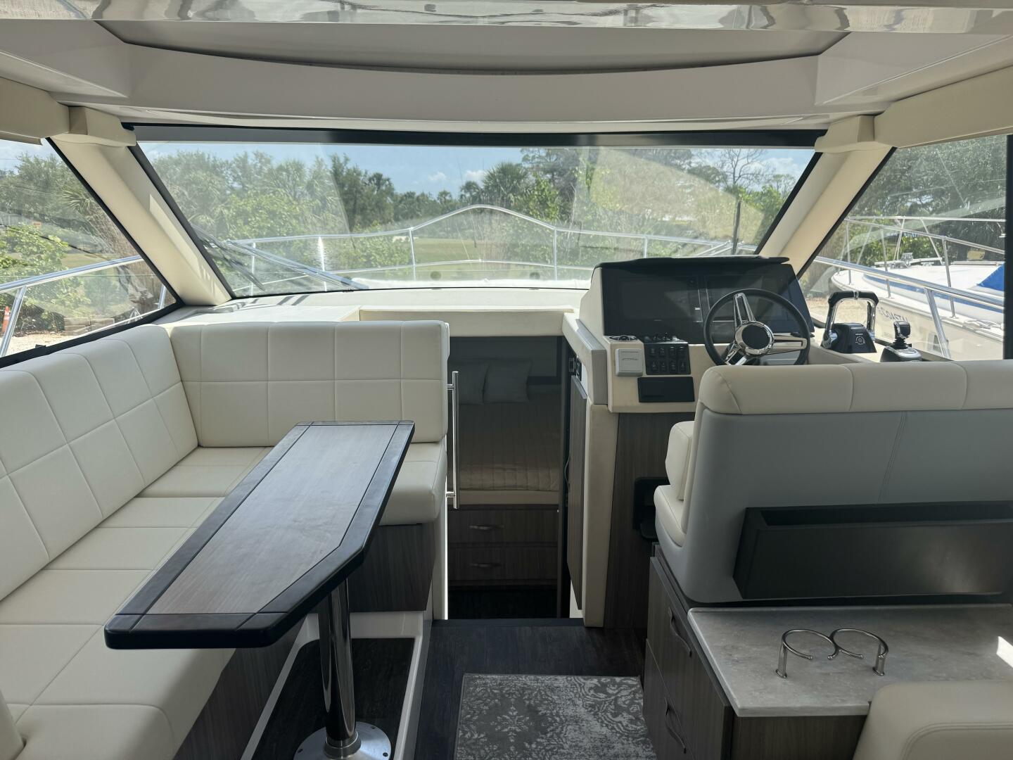 2021 Regal 38 XO - Image 13