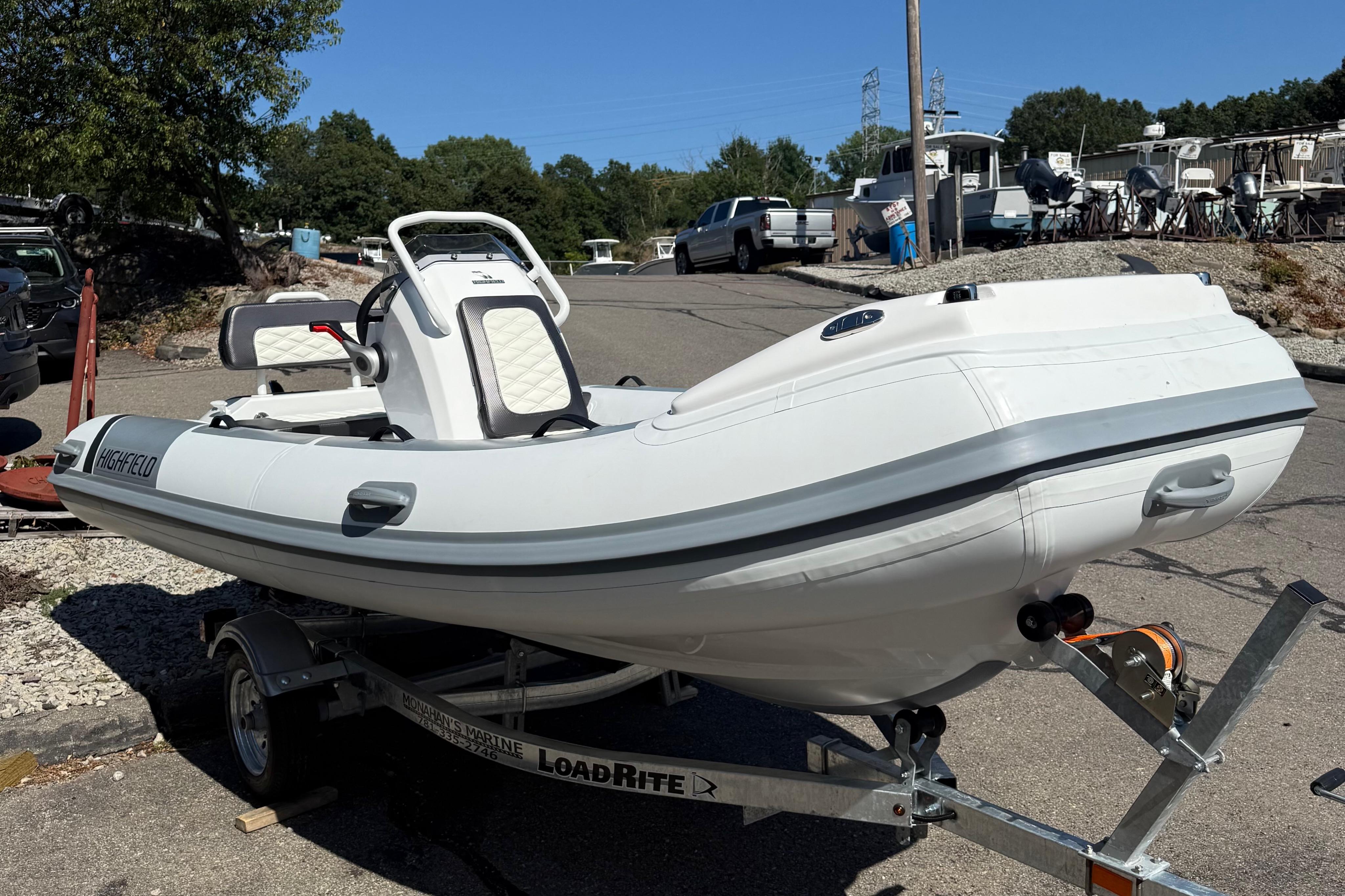 2025 Highfield Sport 420 Standard - Image 1