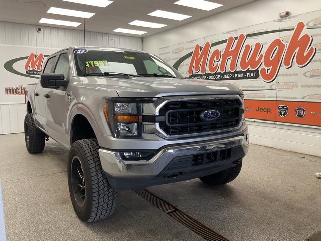 2023 Ford F-150 Crew Cab XLT 4WD - Image 4