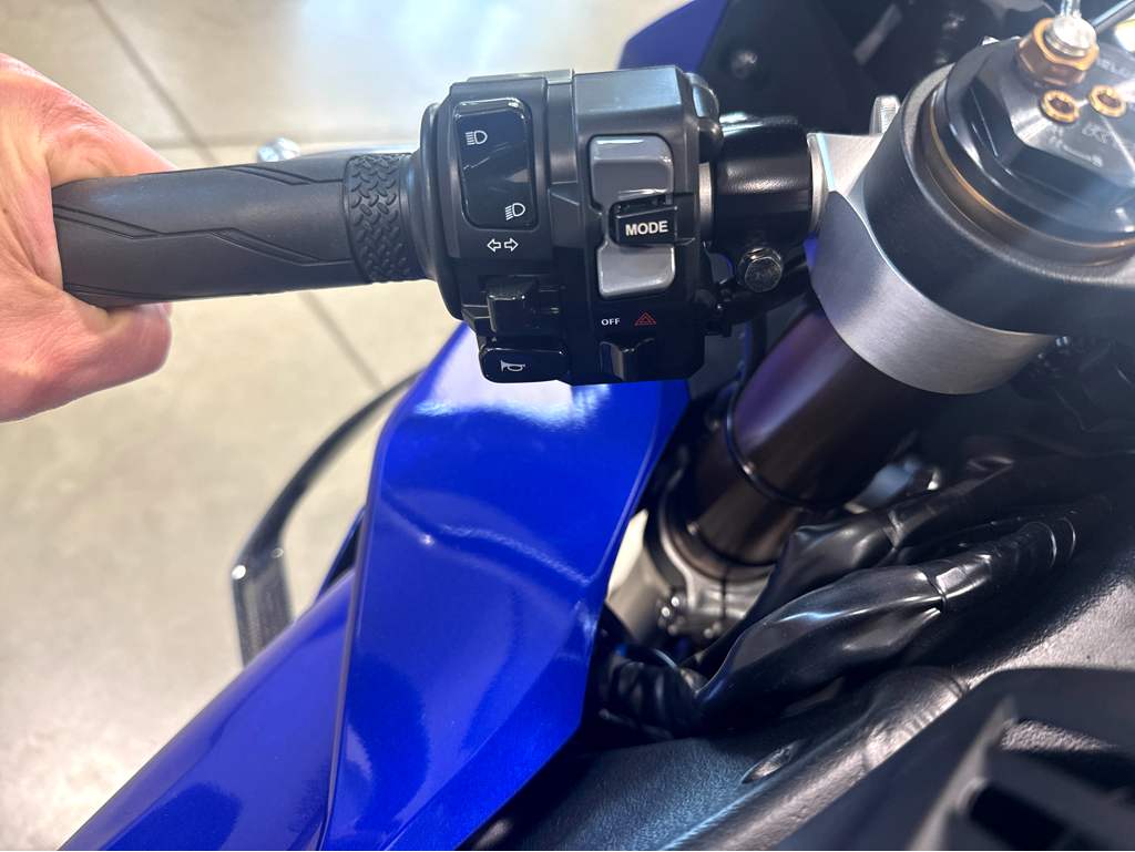 2026 Yamaha YZF-R1 - Image 8