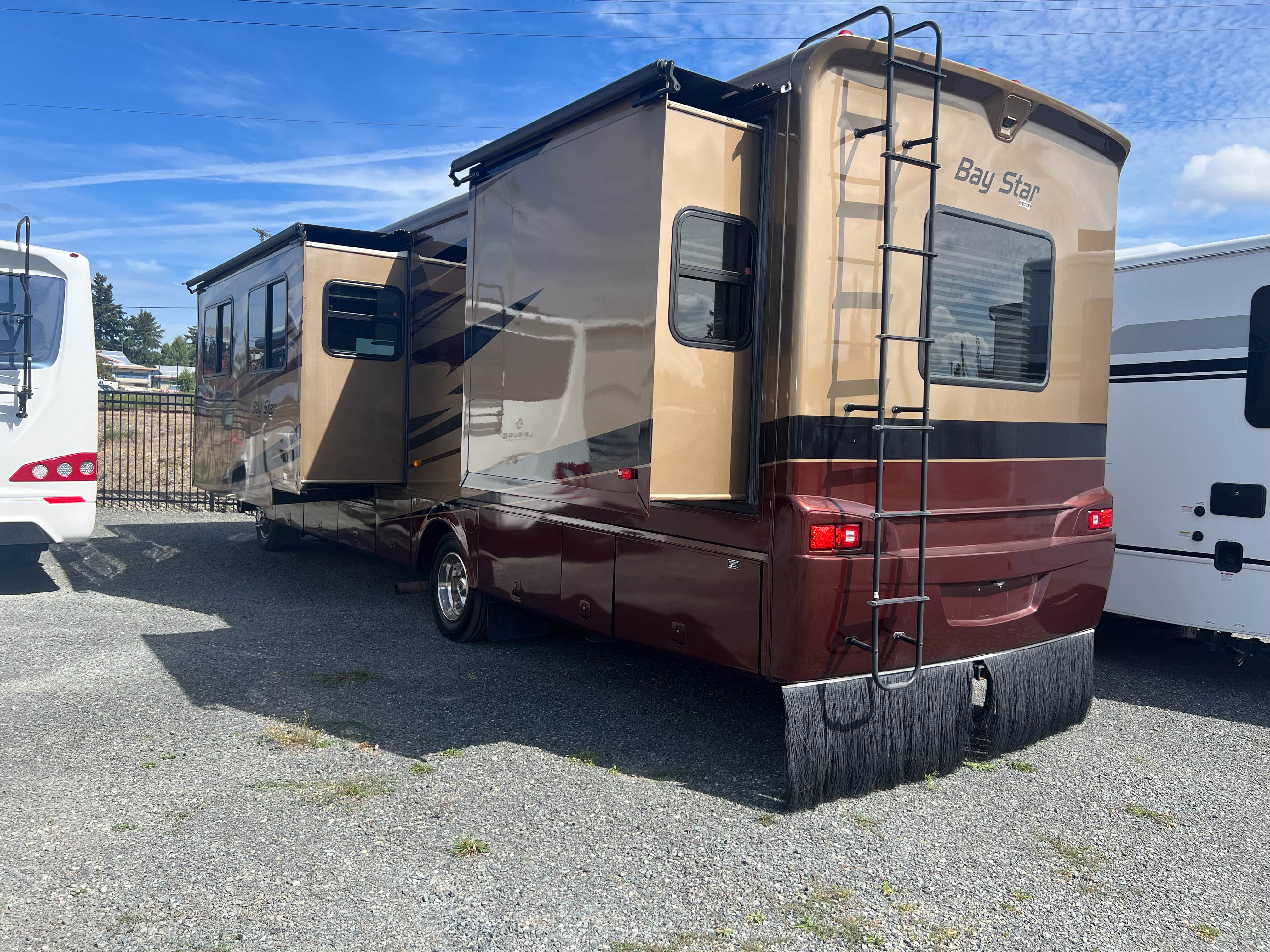 2011 NEWMAR BAYSTAR 3302 - Image 7