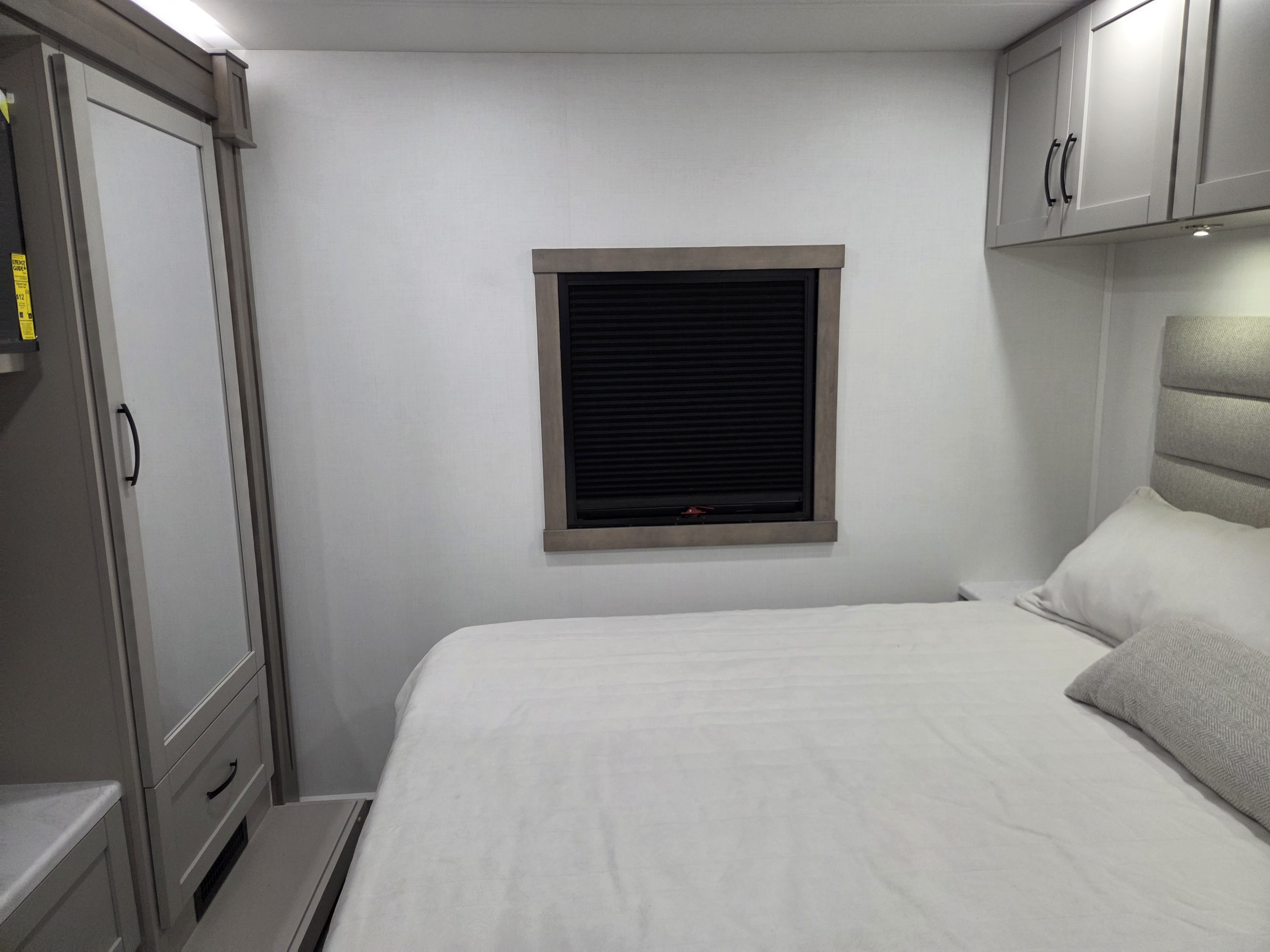2027 Jayco Precept 34G - Image 21