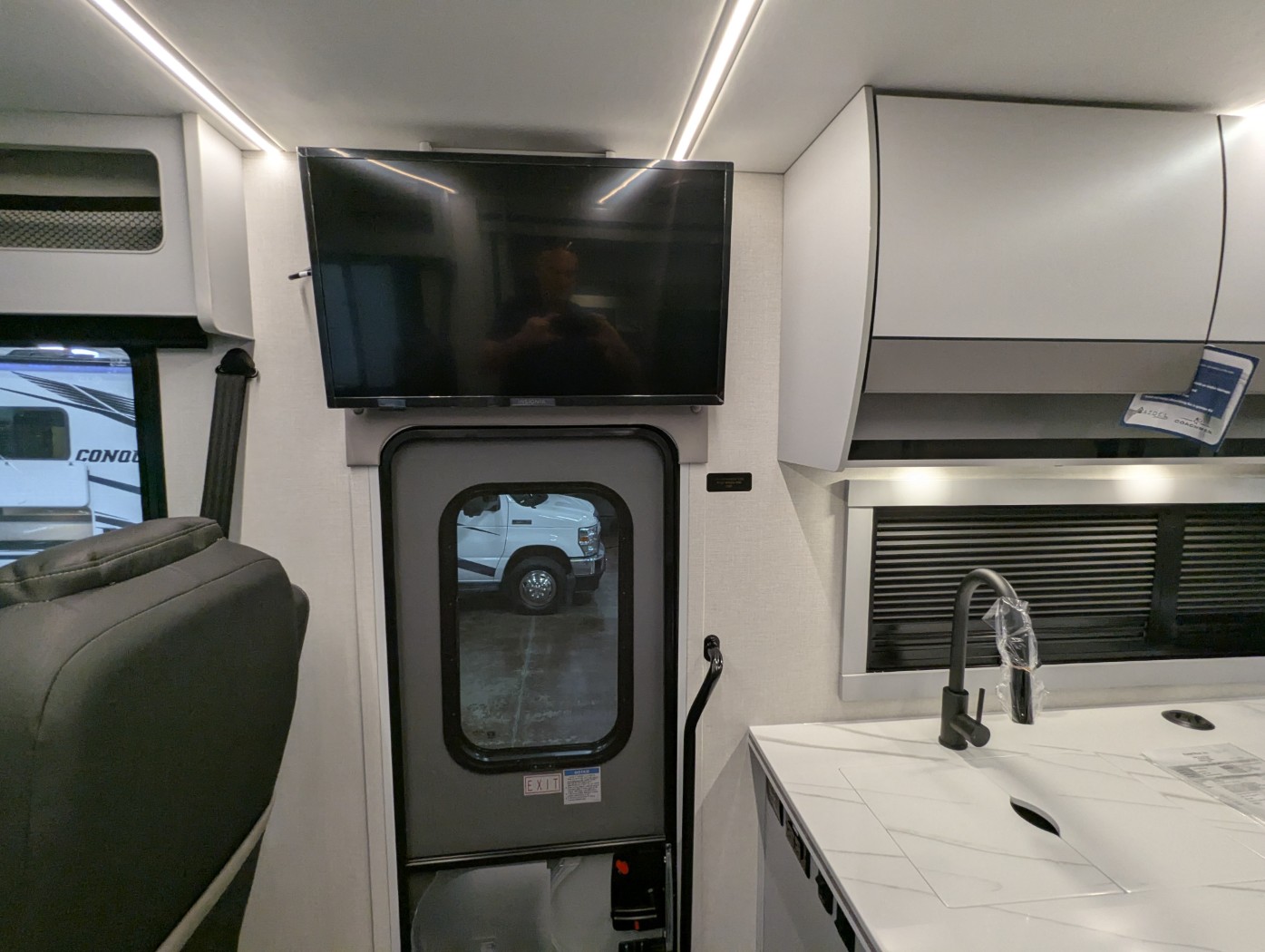 2026 Coachmen Euro 25TB - Image 14