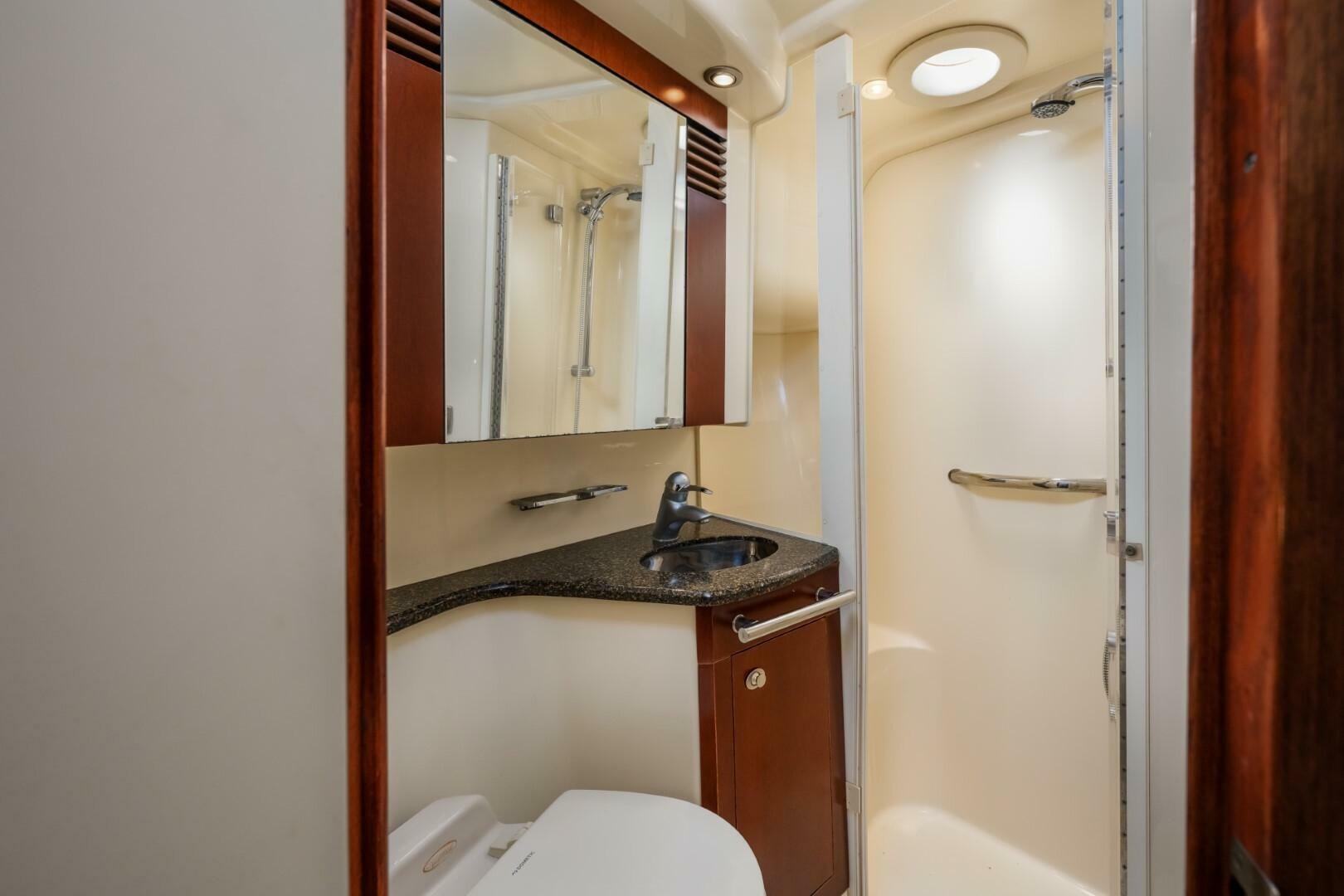 2005 Sea Ray 420 Sedan Bridge - Image 23