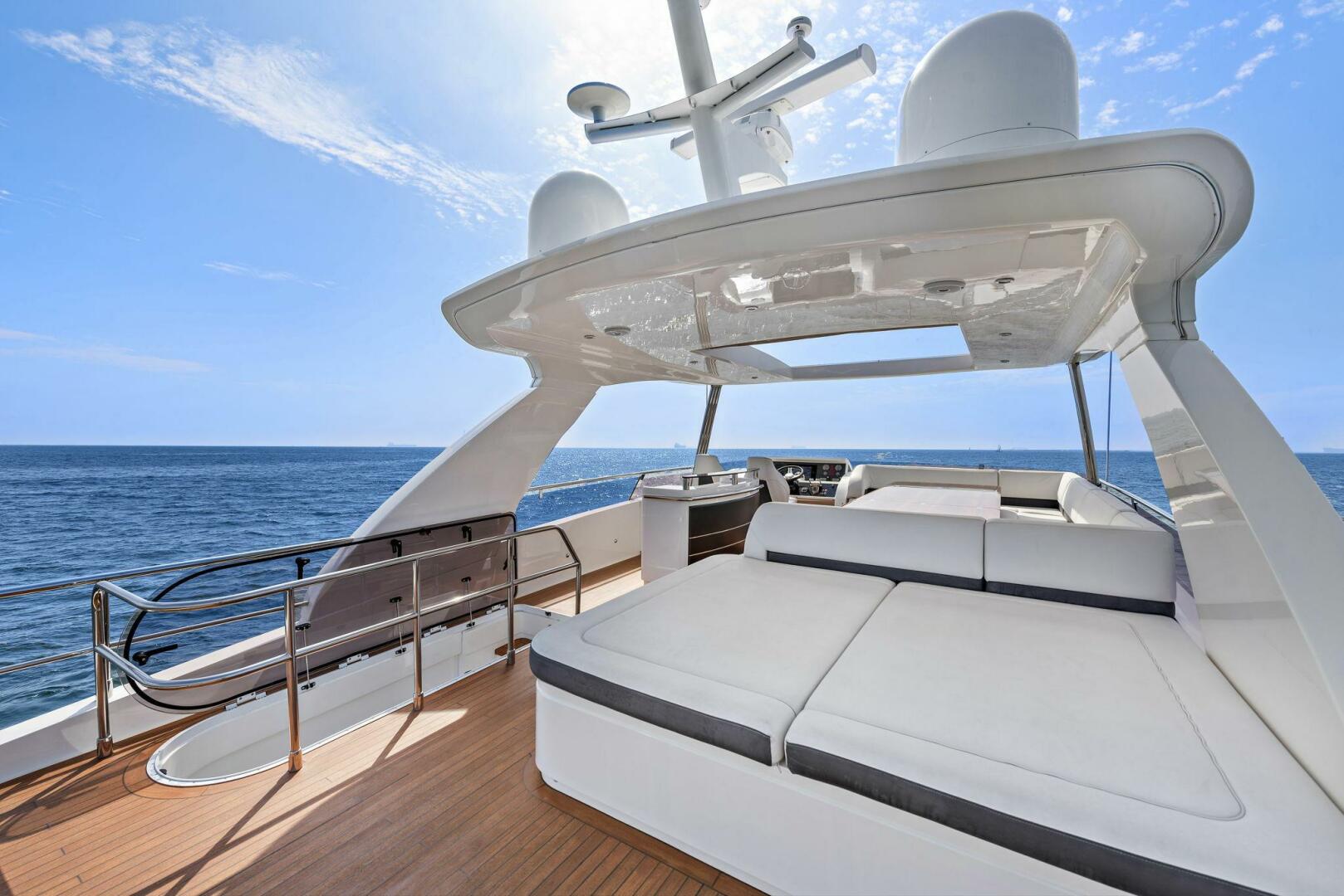 2015 Princess 72 Motoryacht - Image 12