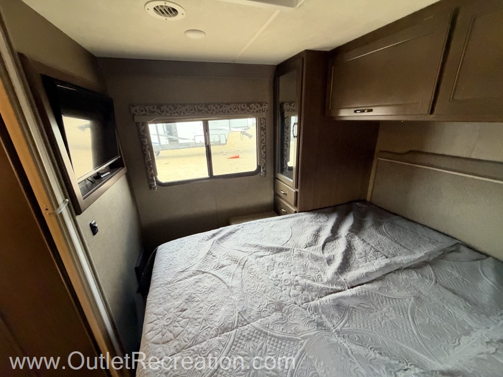 2019 THOR FOUR WINDS 28Z - Image 23