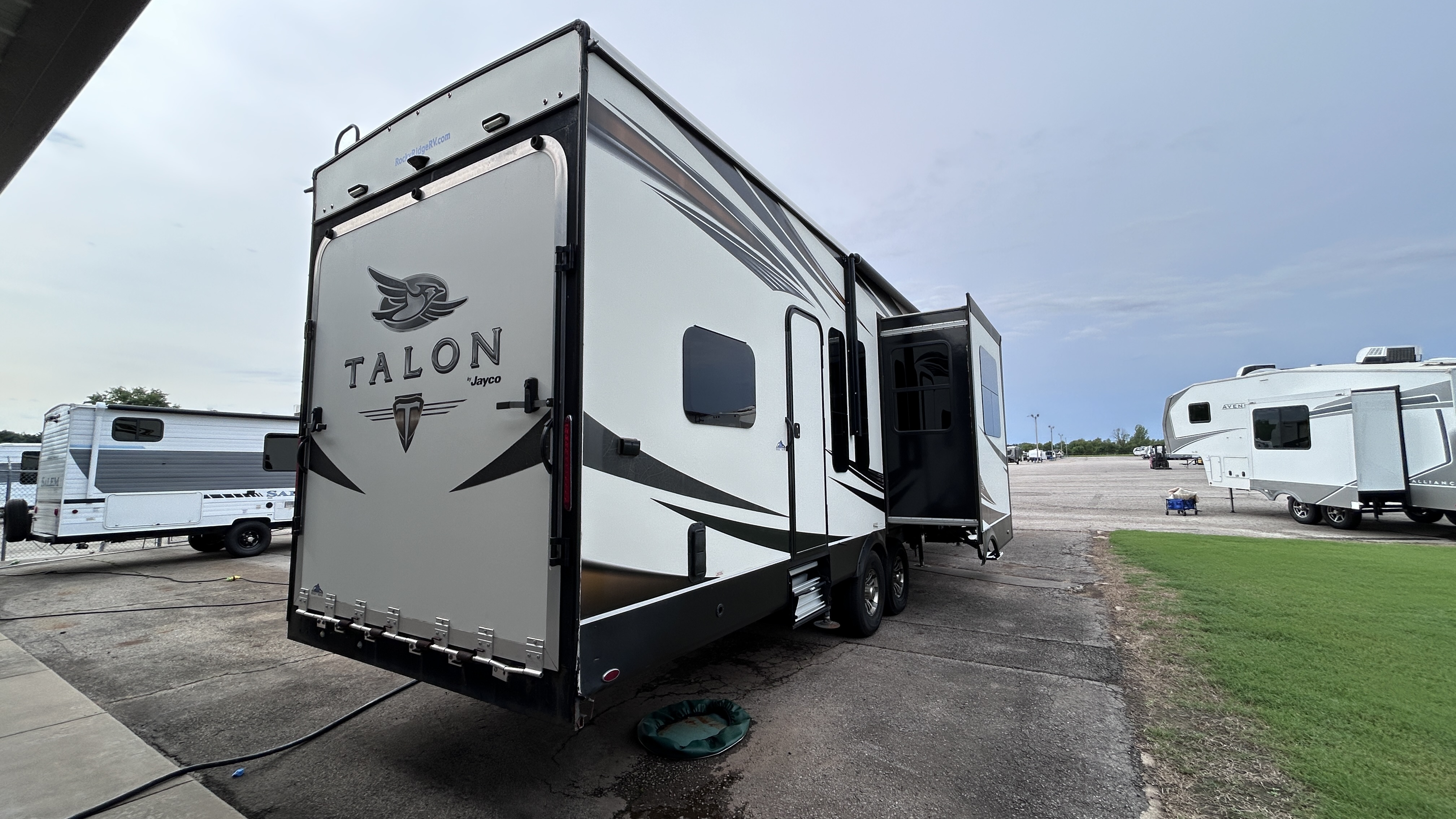 2019 Jayco Talon 403T - Image 7