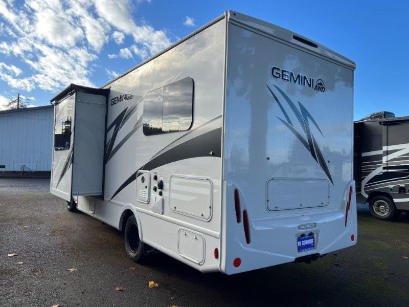2025 Thor Motor Coach Gemini AWD 24KB - Image 2