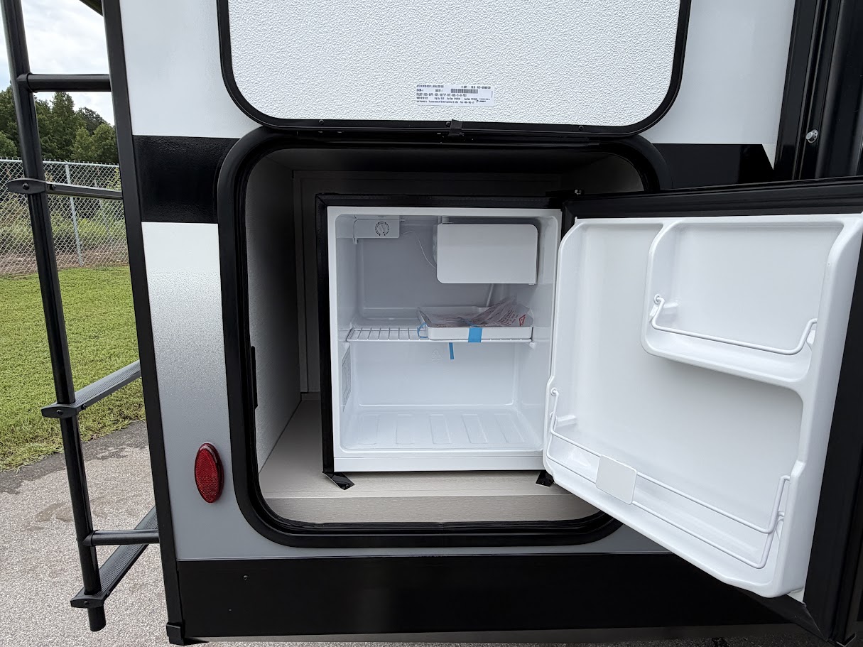 2027 JAYCO JAY FEATHER 26FK - Image 8