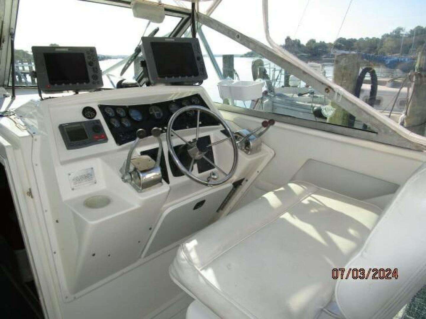 1996 Wellcraft 3300 Coastal - Image 30