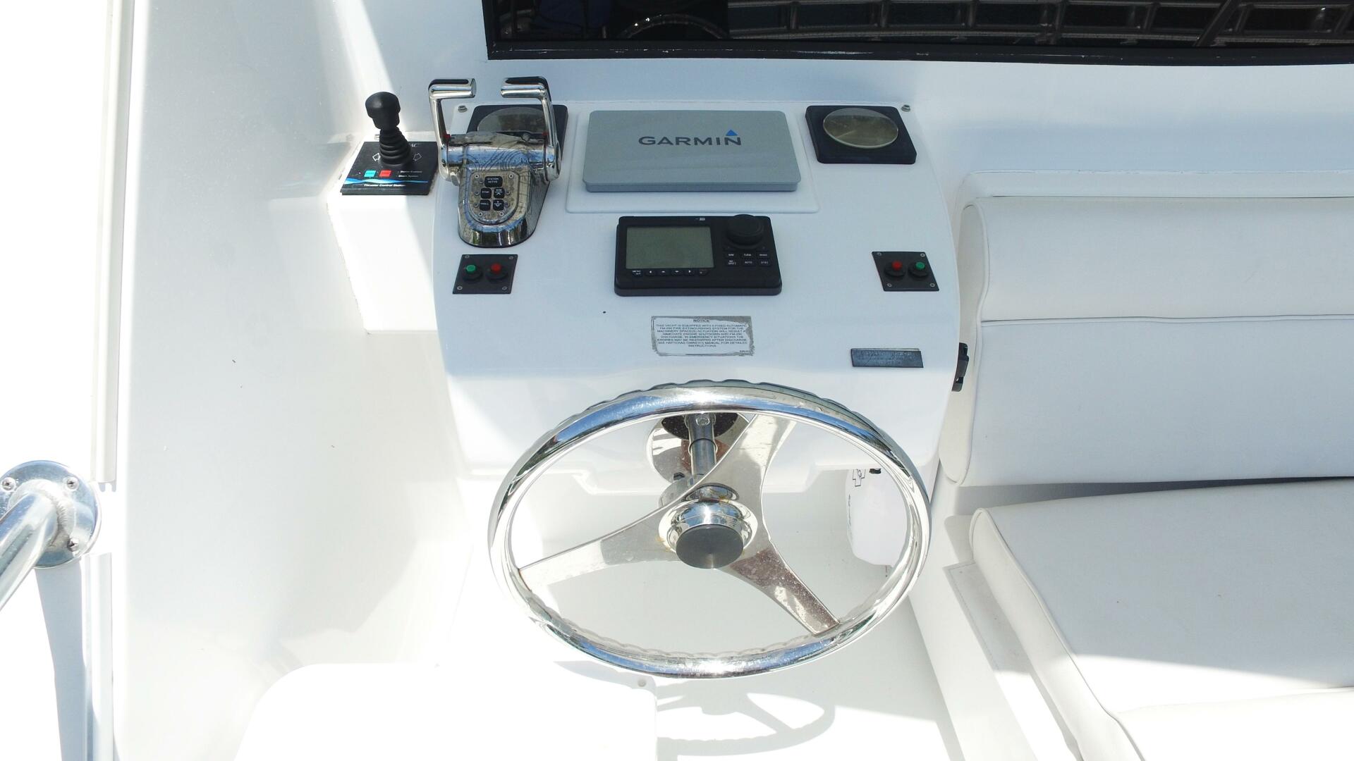 2006 Hatteras 68 Convertible - Image 24
