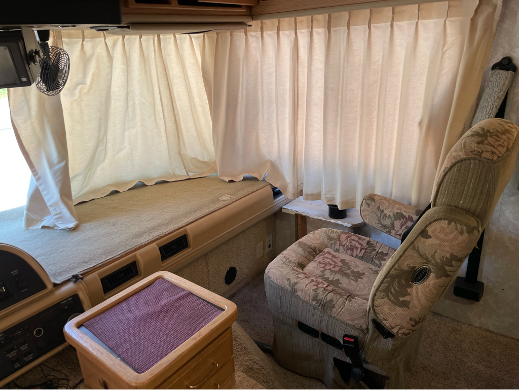 2000 Fleetwood Bounder 34T - Image 21