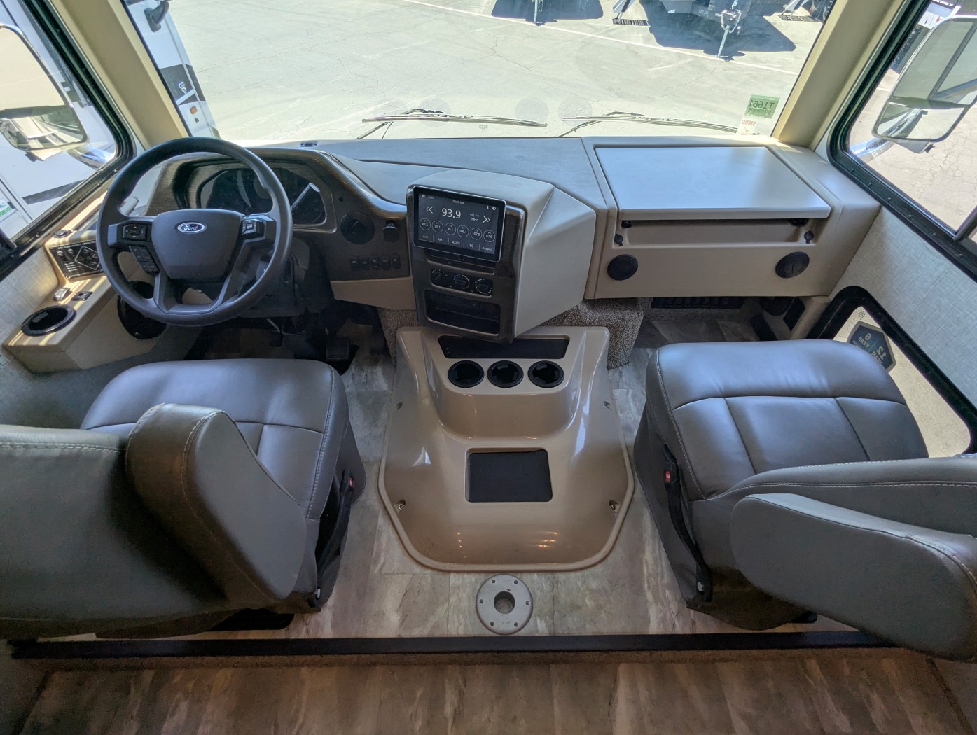 2022 Thor Motor Coach Windsport 35M - Image 9