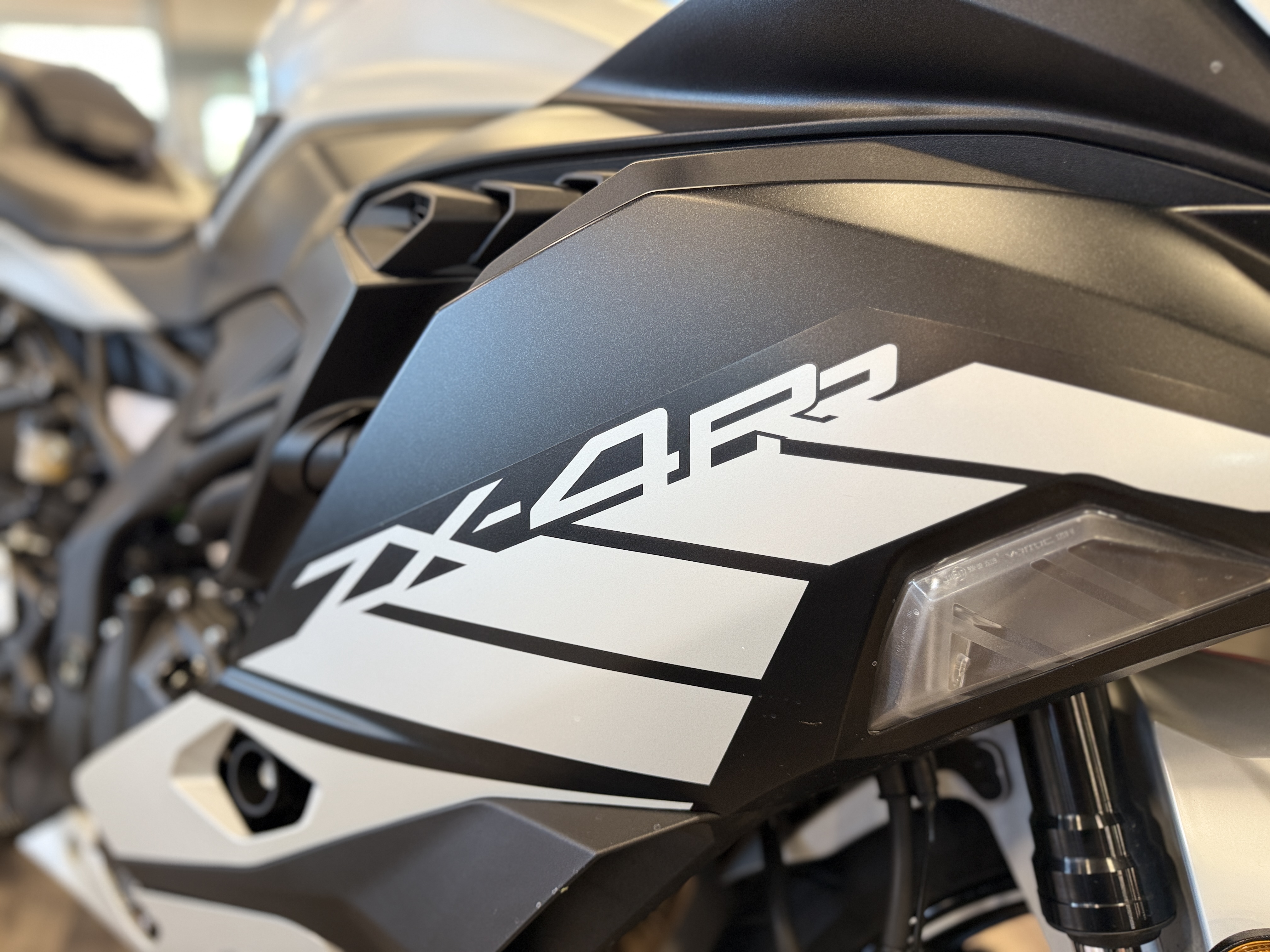 2025 Kawasaki NINJA® ZX™-4RR ABS - Image 20