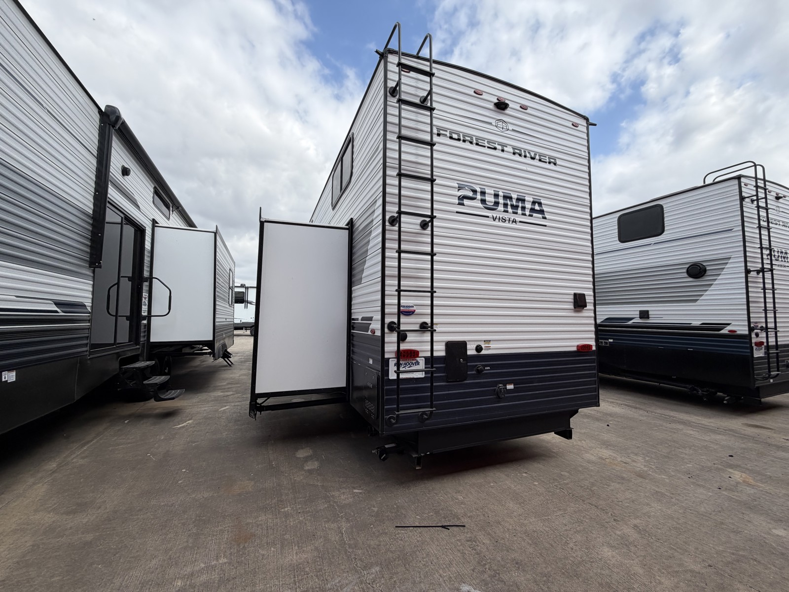 2026 PALOMINO PUMA 423LFT - Image 29