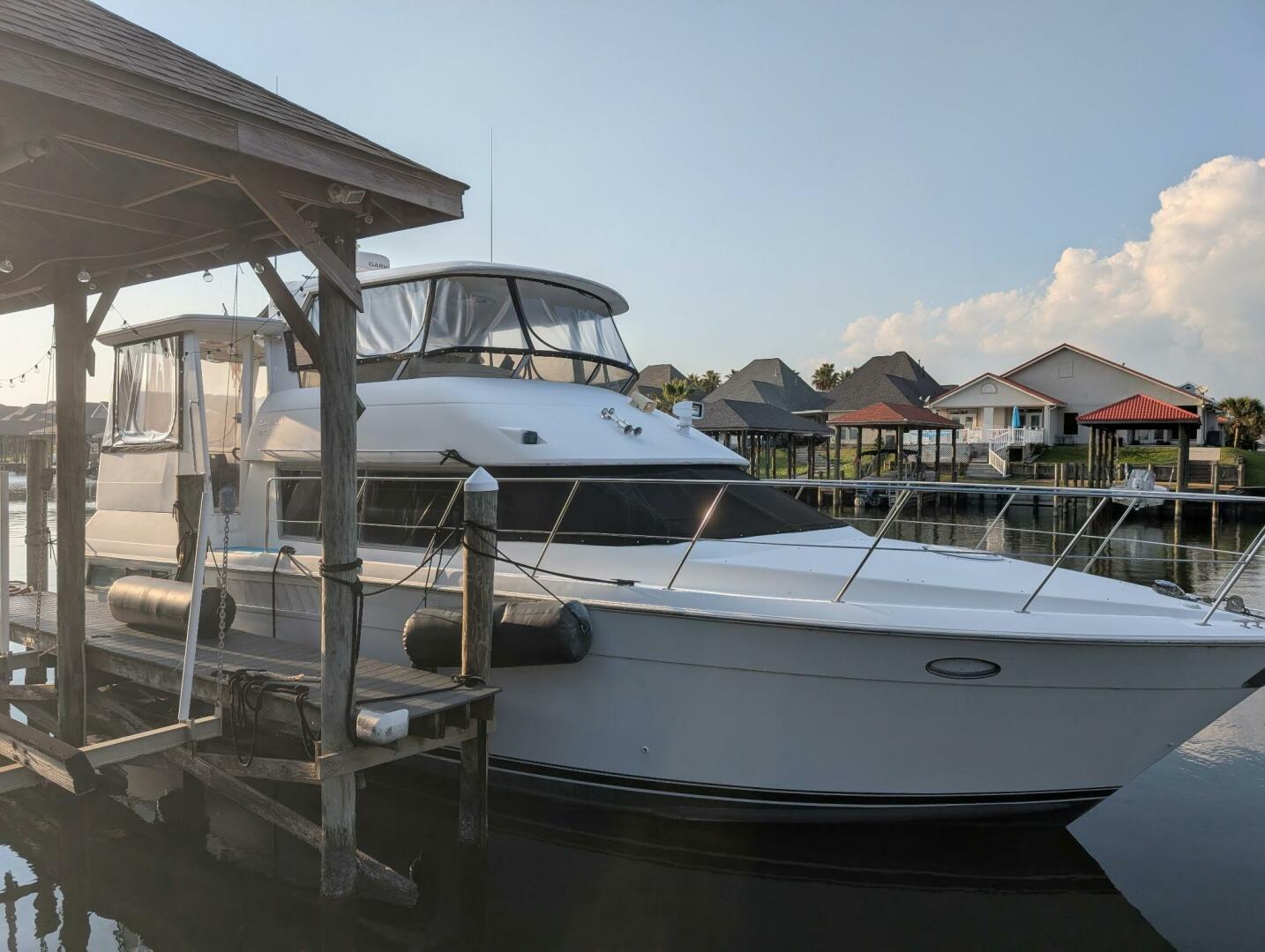 1996 Carver 455 Aft Cabin - Image 1
