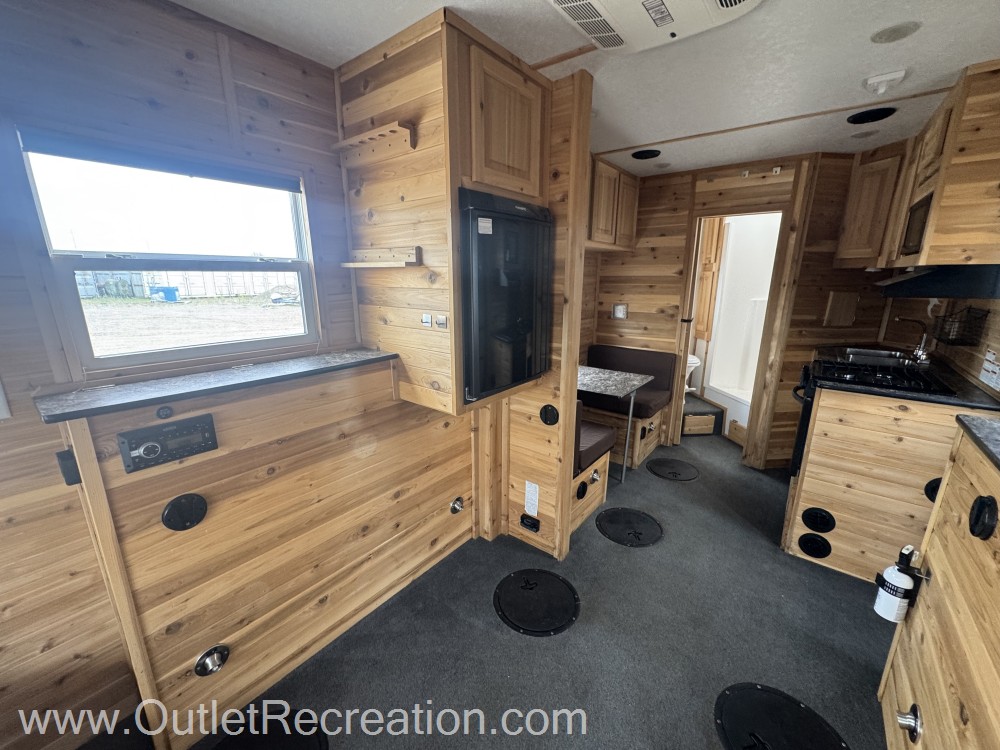 2020 ICE CASTLE RV EDITION 8X17 - Image 6