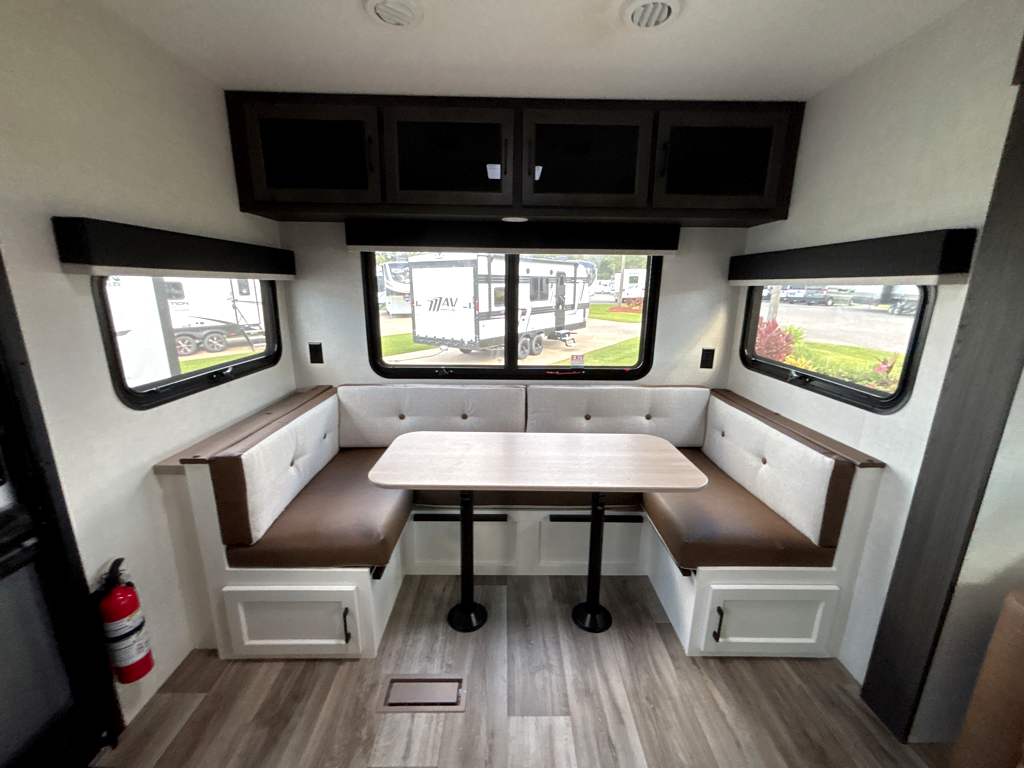 2026 VENTURE RV SPORTTREK 302VRD - Image 27