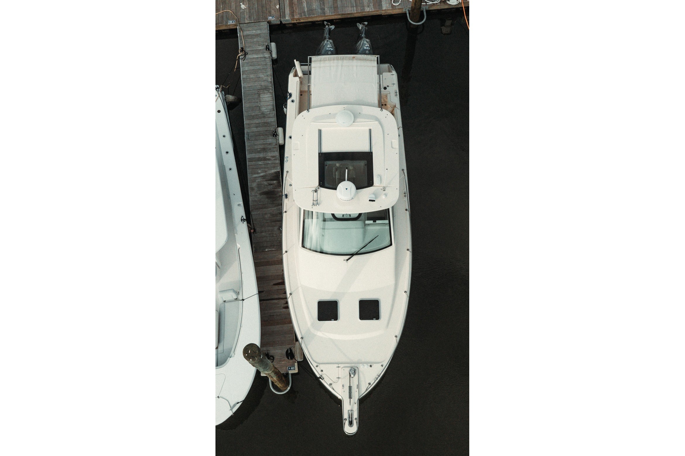2020 Grady-White Express 330 - Image 11
