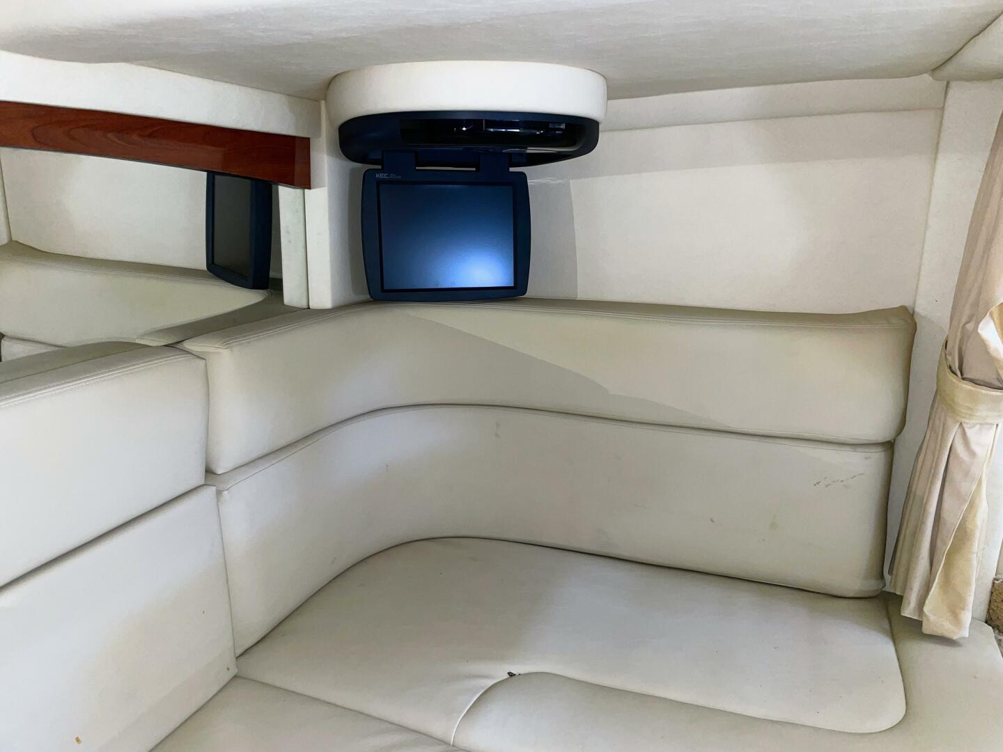 2006 Sea Ray 320 Sundancer - Image 24