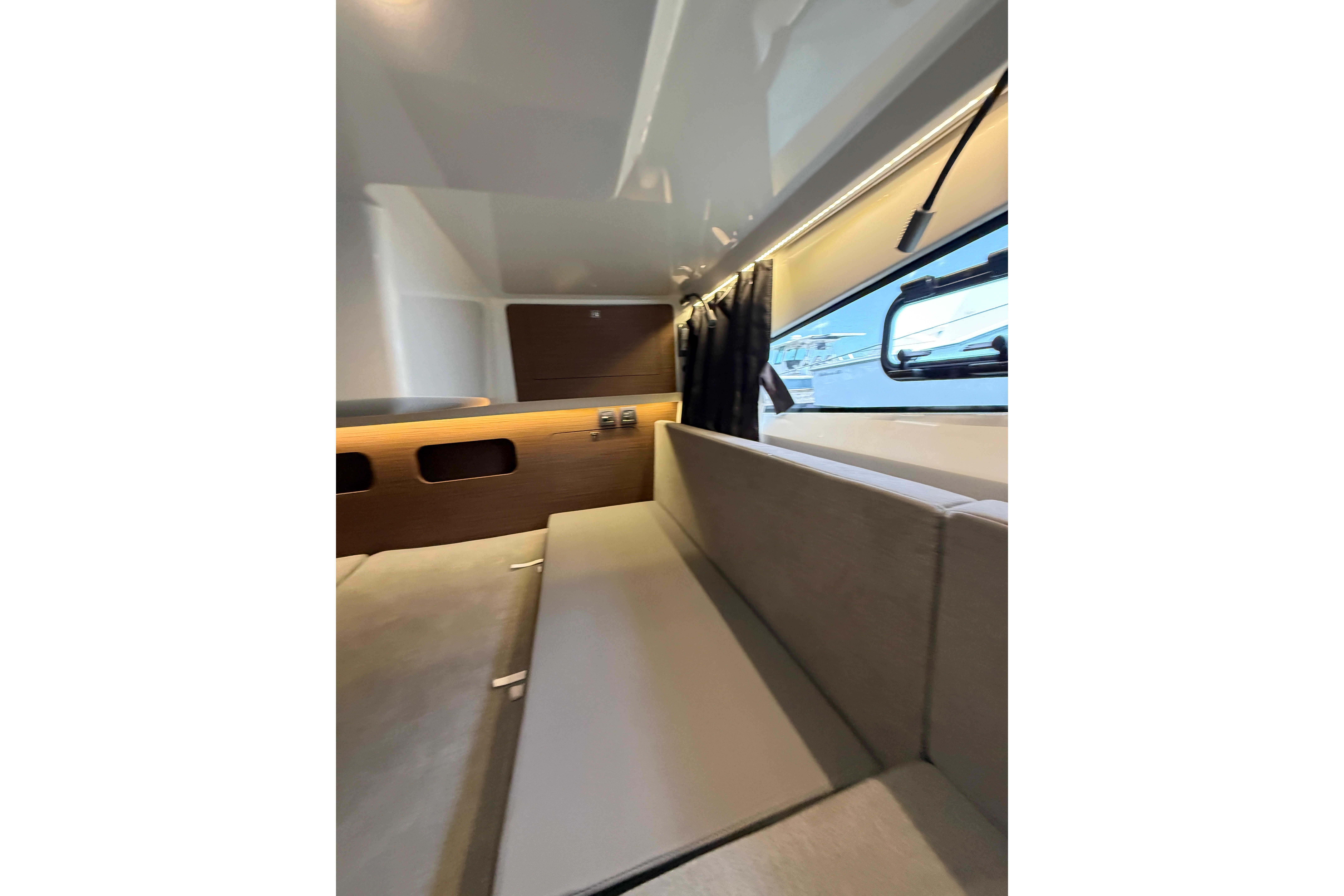 2023 Beneteau Antares 11 OB - Image 74