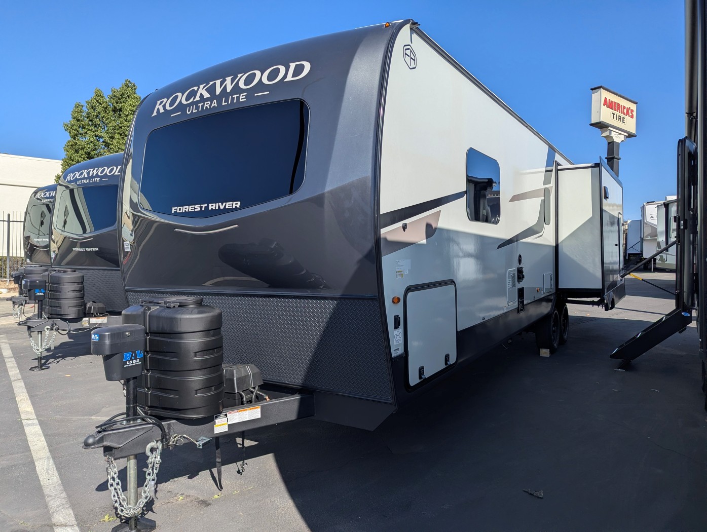 2026 Forest River Rockwood Ultra Lite 2906RL - Image 3