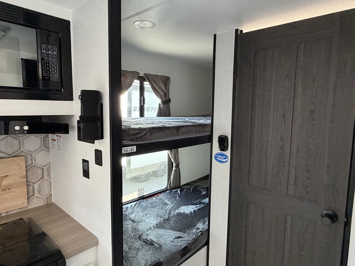 2026 VENTURE RV SPORTTREK STINGER 222VUD - Image 27