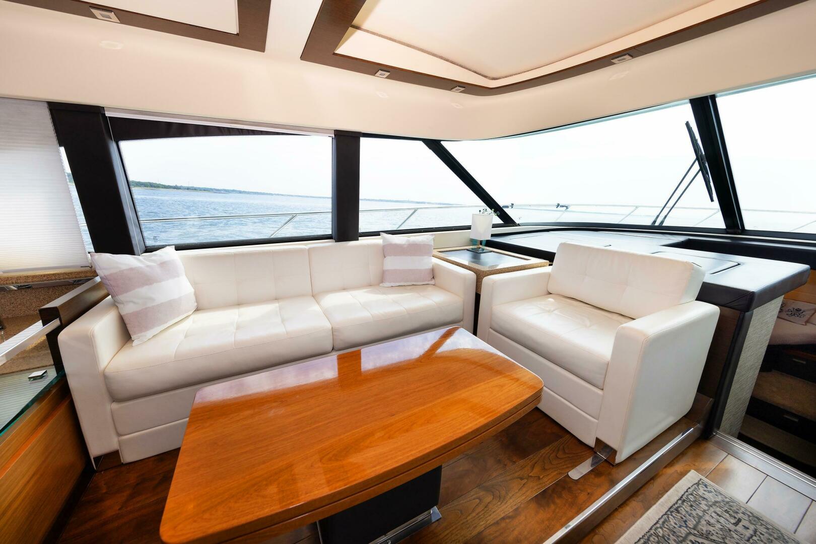2014 Tiara Yachts 5000 Express - Image 20