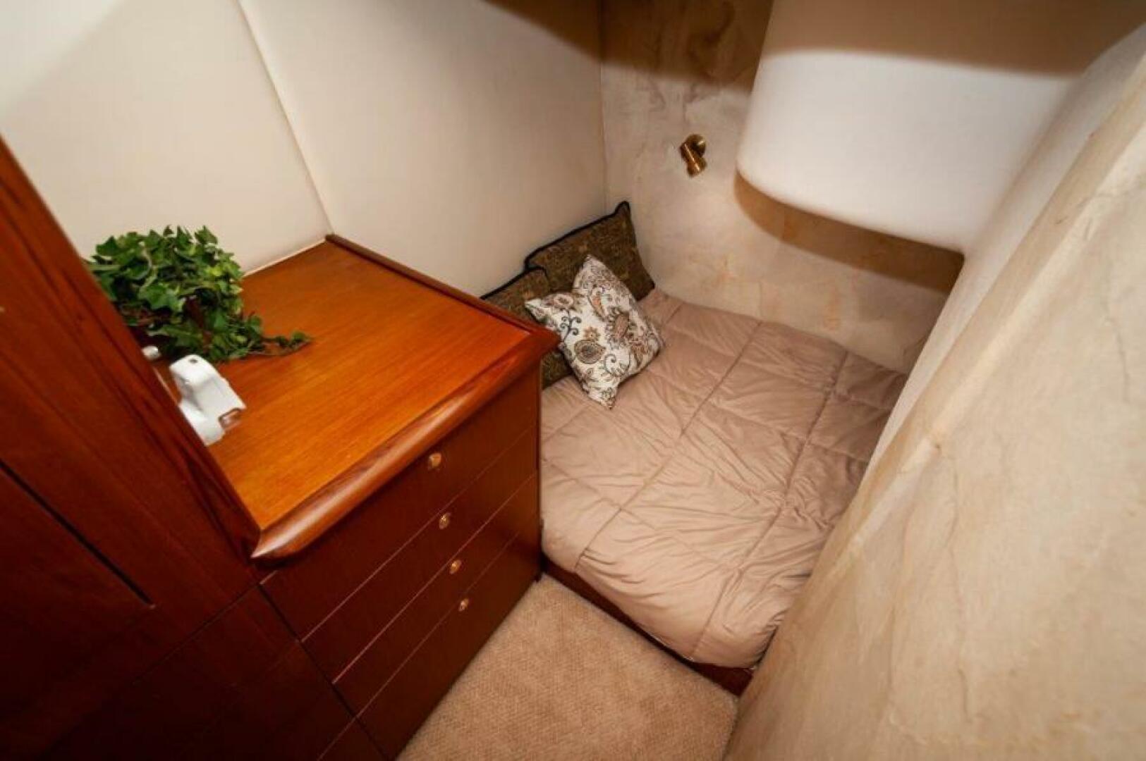 1998 Ocean 48 Super Sport - Image 25