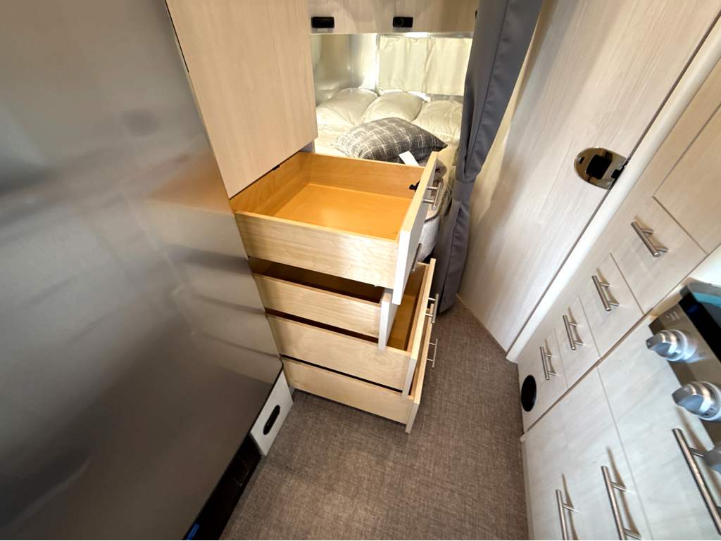 2026 AIRSTREAM FLYING CLOUD 30FBBQ - Image 25