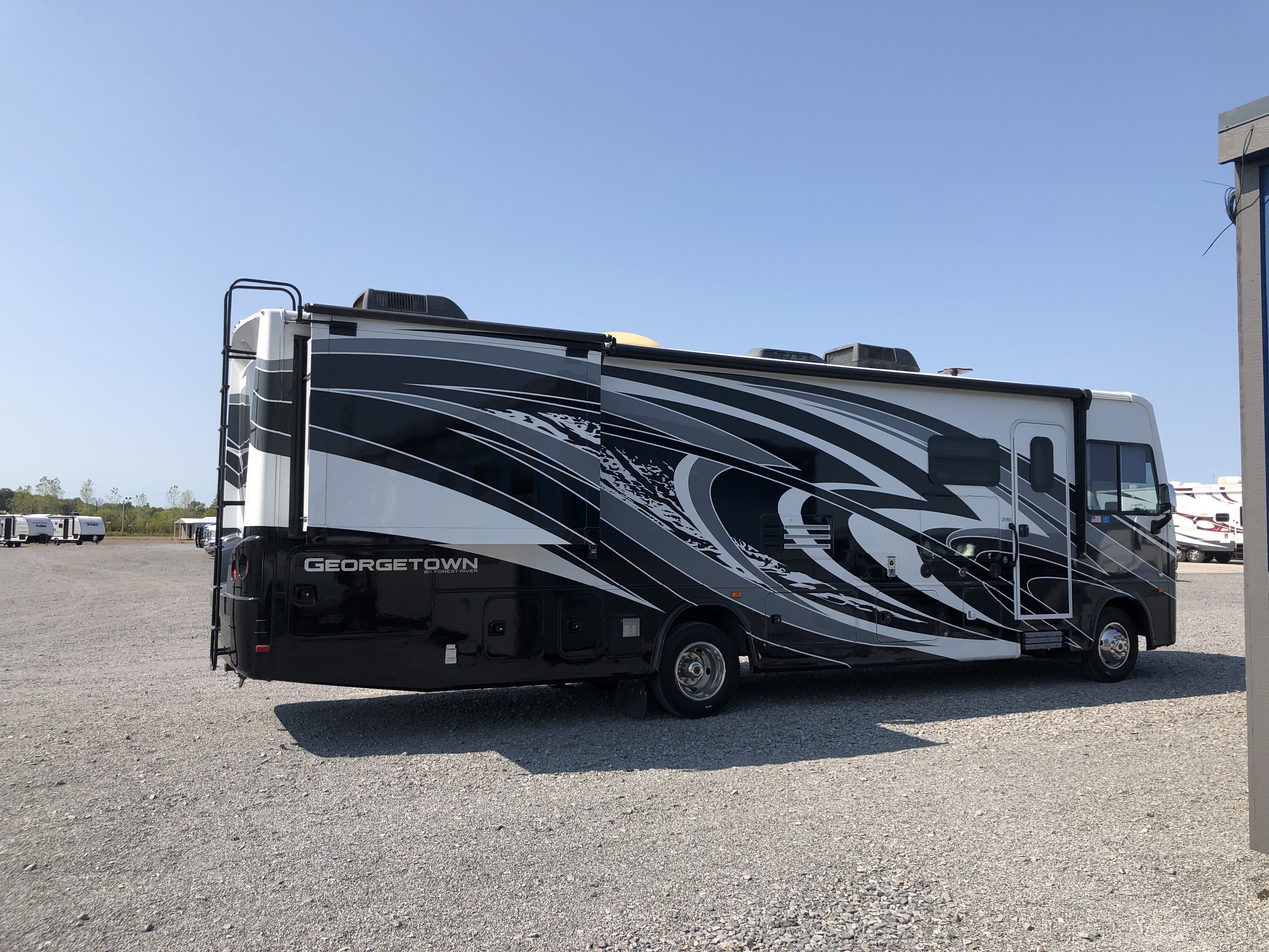 2019 Forest River GEORGETOWN GT5 31R - Image 8