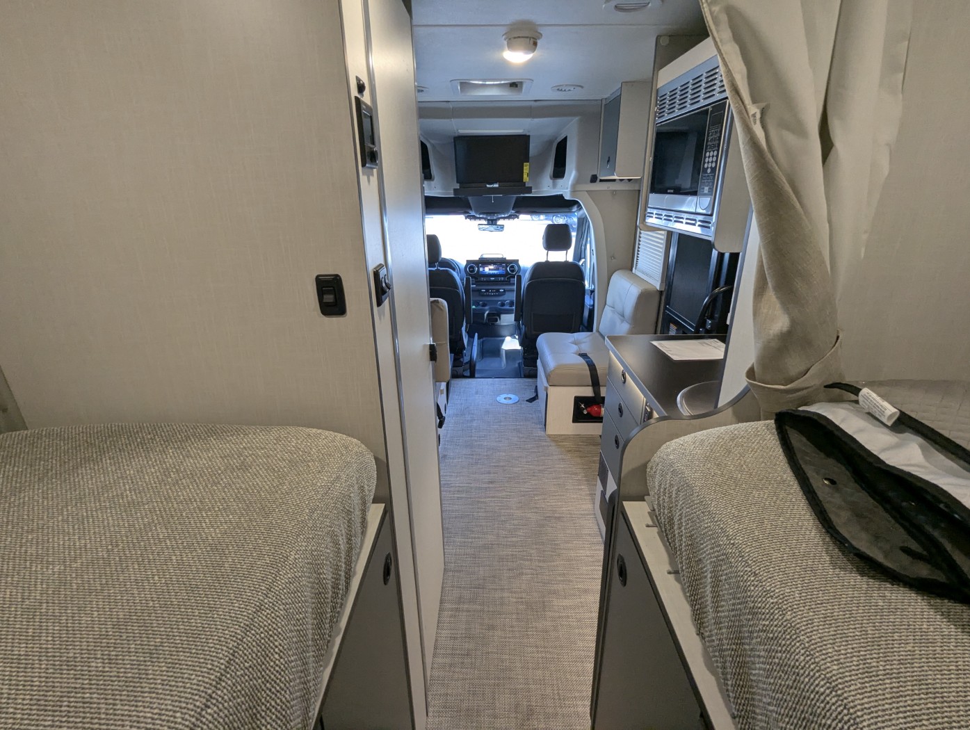 2026 Winnebago EKKO Sprinter 23B AWD - ATH Edition  - Image 27