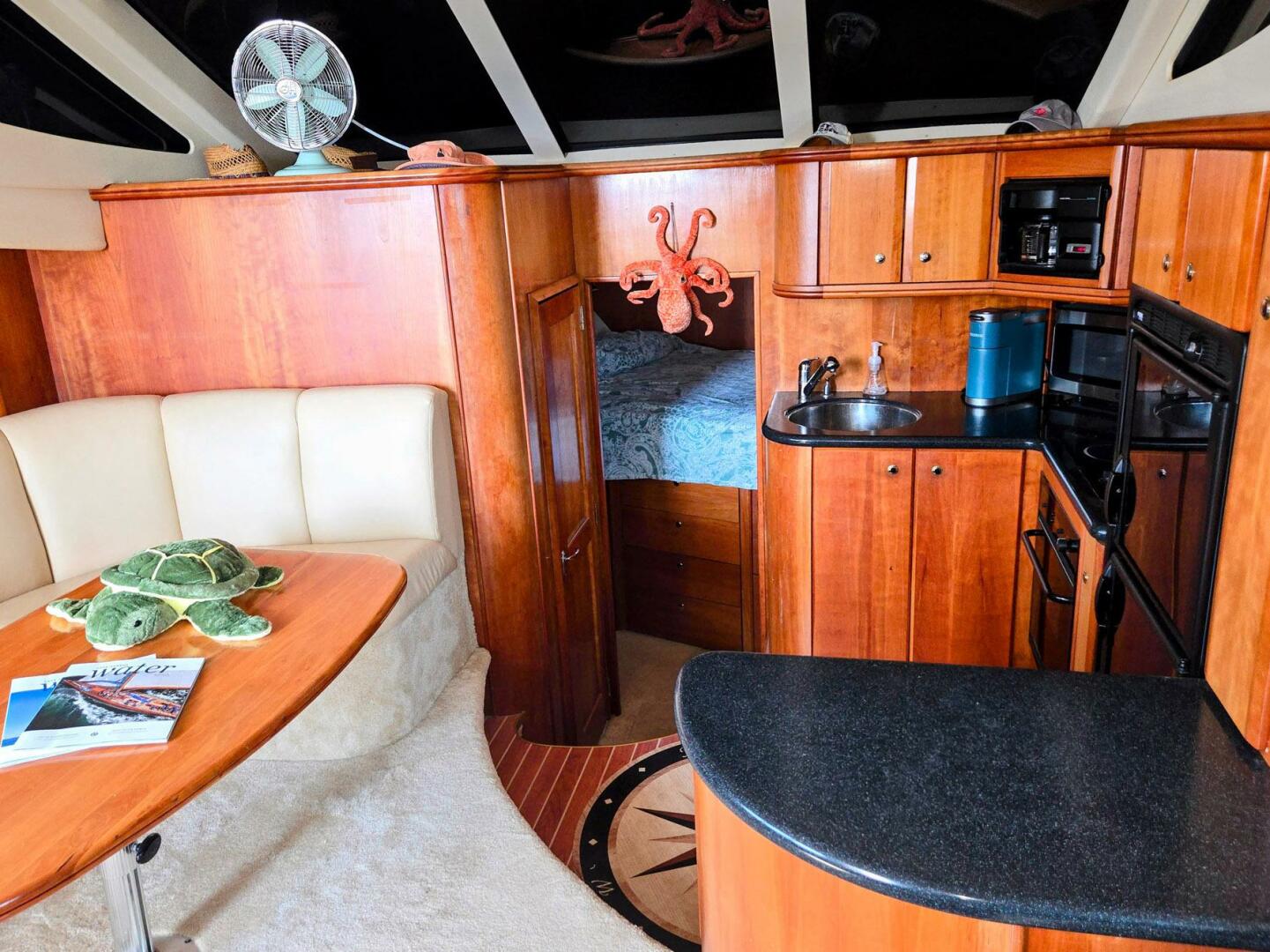 2003 Silverton 392 Aft Cabin Motor Yacht - Image 7