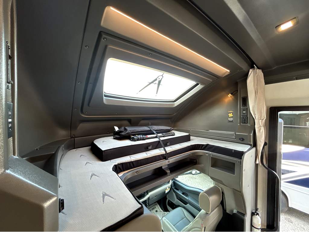 2026 GRAND DESIGN LINEAGE SERIES F 31ZW - Image 19
