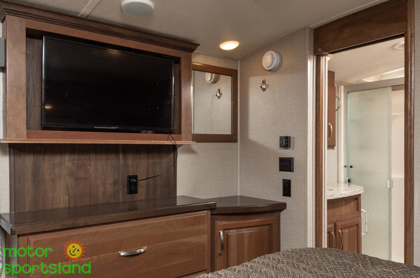 2017 Keystone Montana Legacy 3720RL - Image 36