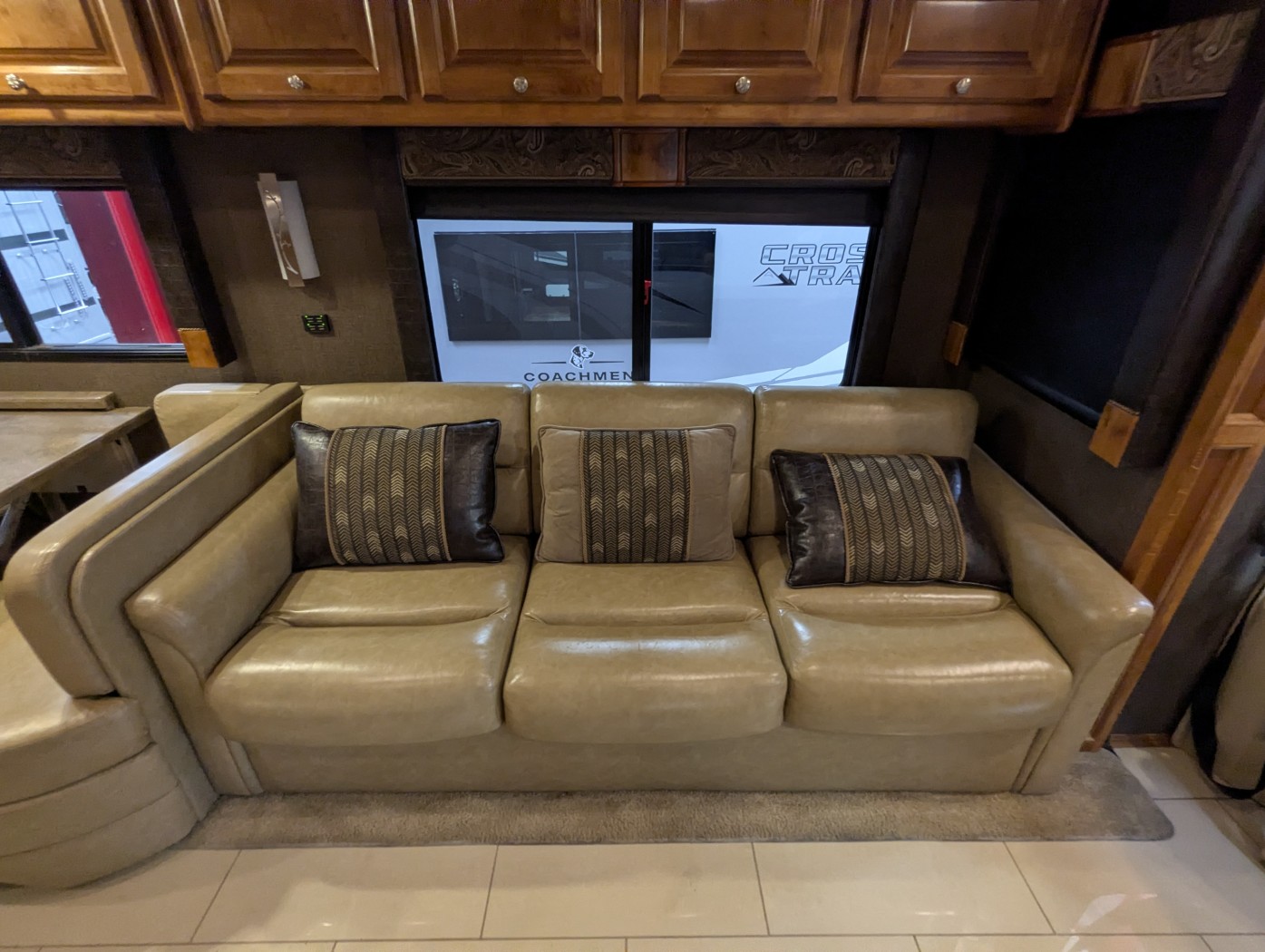 2016 Tiffin Allegro Red 38 QBA - Image 13