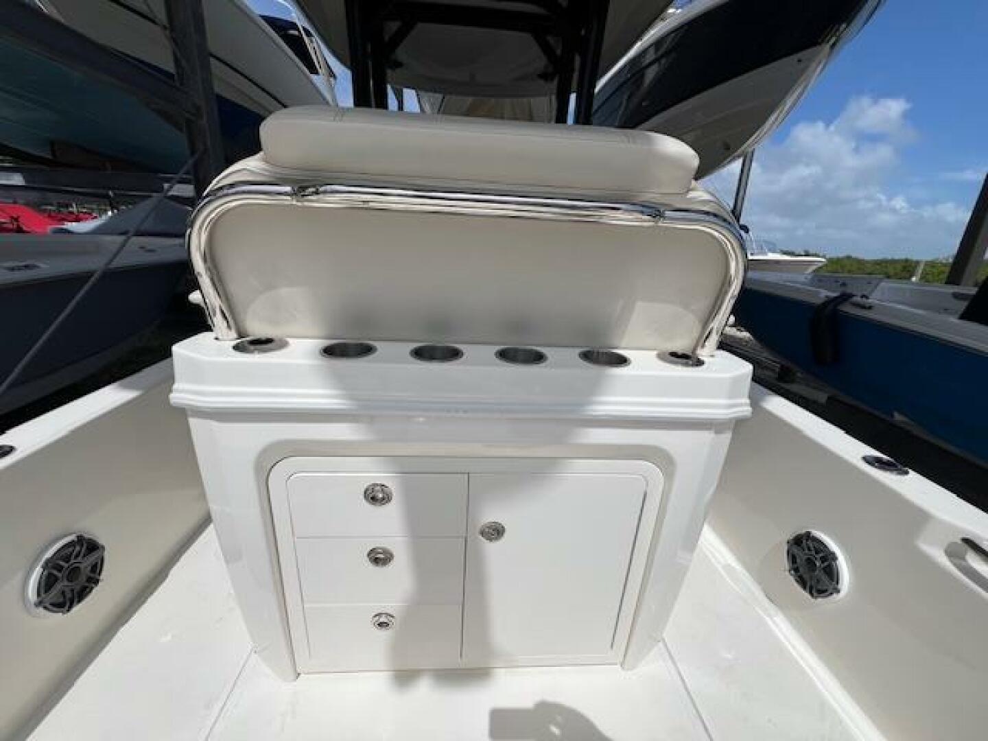 2023 Boston Whaler 250 DAUNTLESS Base - Image 29