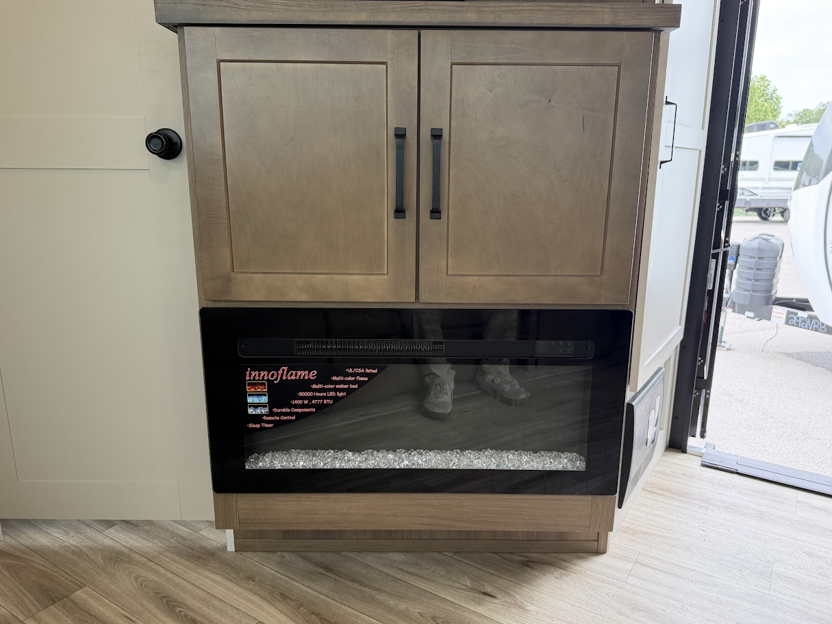 2027 VENTURE RV SPORTTREK 333VIK - Image 30