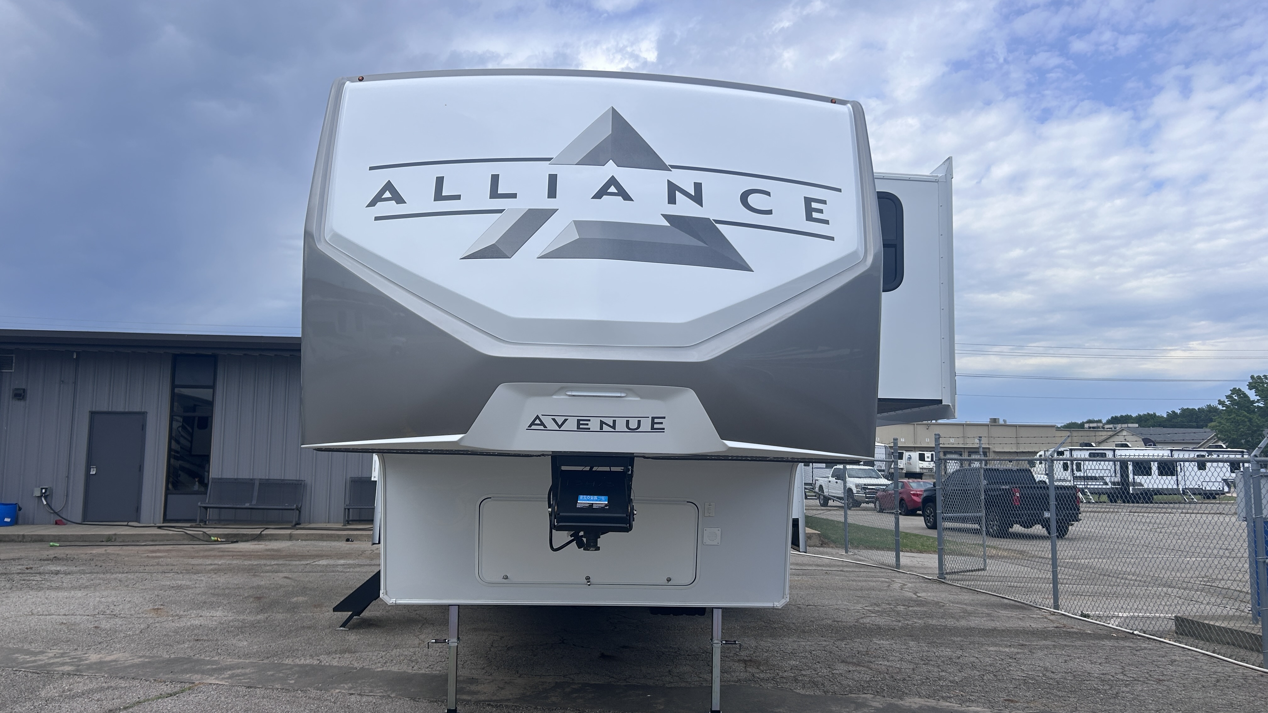 2026 Alliance RV Avenue 35RKS - Image 3