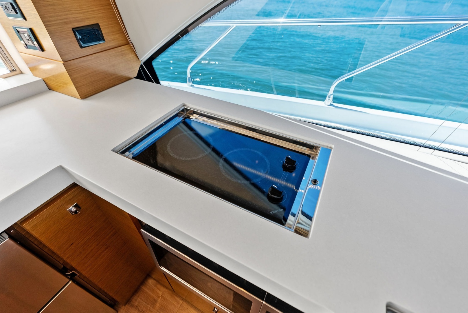 2019 Cruisers Yachts 54 Cantius - Image 35