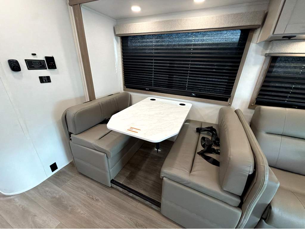 2027 ENTEGRA COACH ODYSSEY 29V - Image 9
