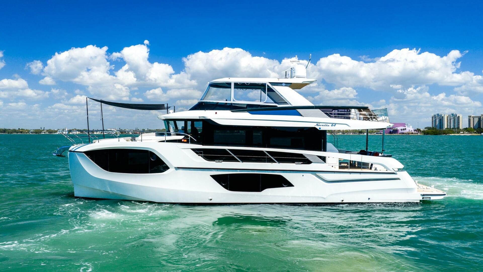 2022 Absolute Navetta 64 - Image 14