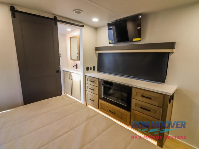 2026 FOREST RIVER 401CFB - Image 32