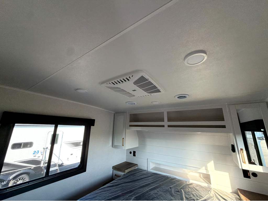 2027 JAYCO EAGLE 29RLC - Image 26