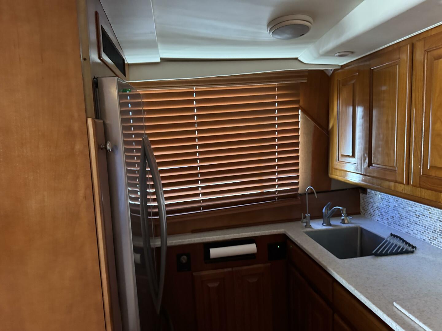 1995 Viking 58 Convertible - Image 46