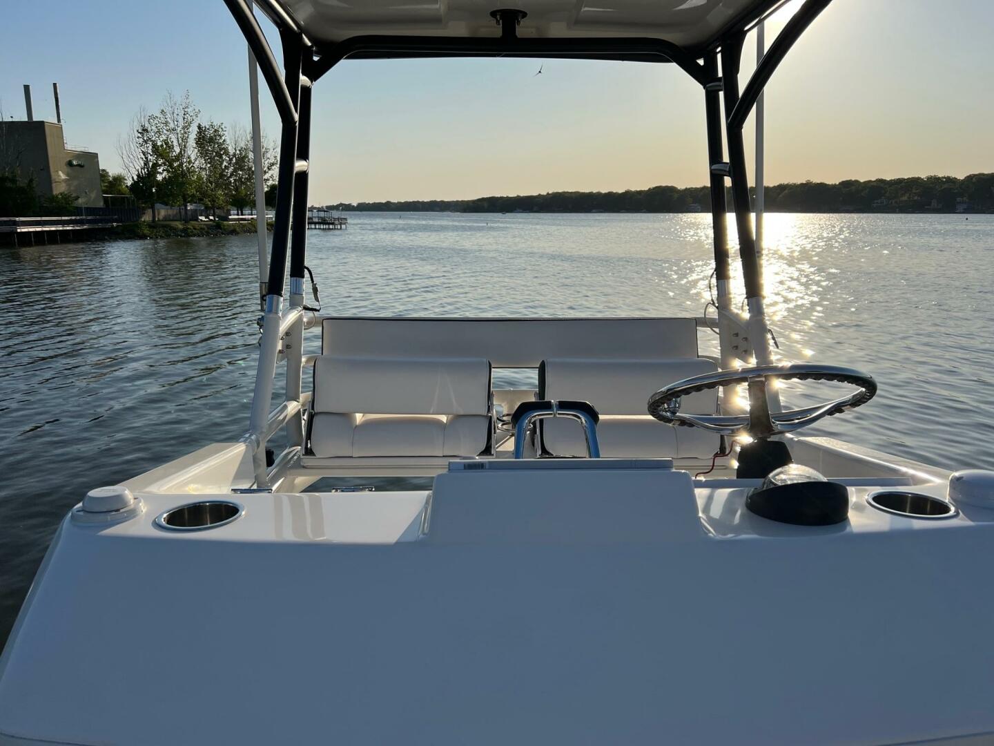 2012 Everglades 350 LX - Image 23