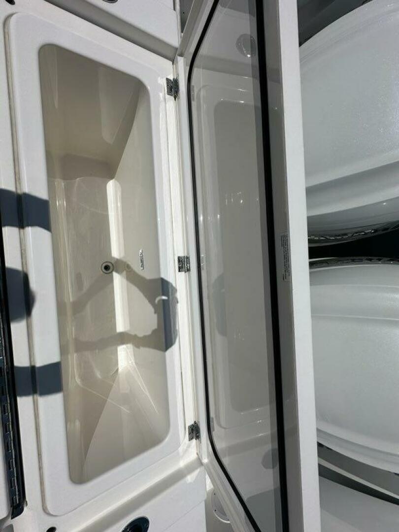 2021 PURSUIT S 428 Sport Base - Image 12