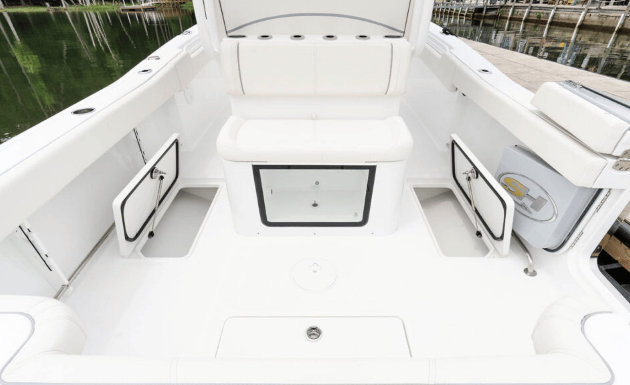 2027 Sea Hunt Gamefish 30FS - Image 10